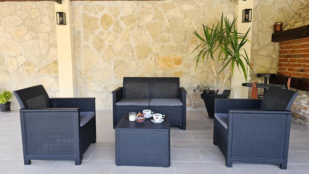Holiday Home Natura With Private Pool Mostar Exterior photo
